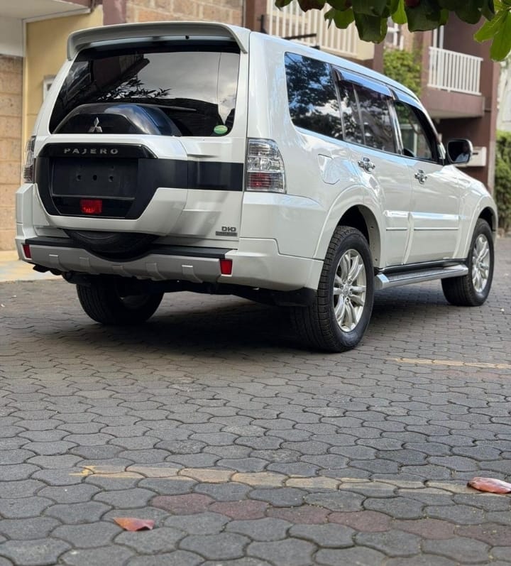 Mistubishi Pajero at Venuz Motor on MobileUza