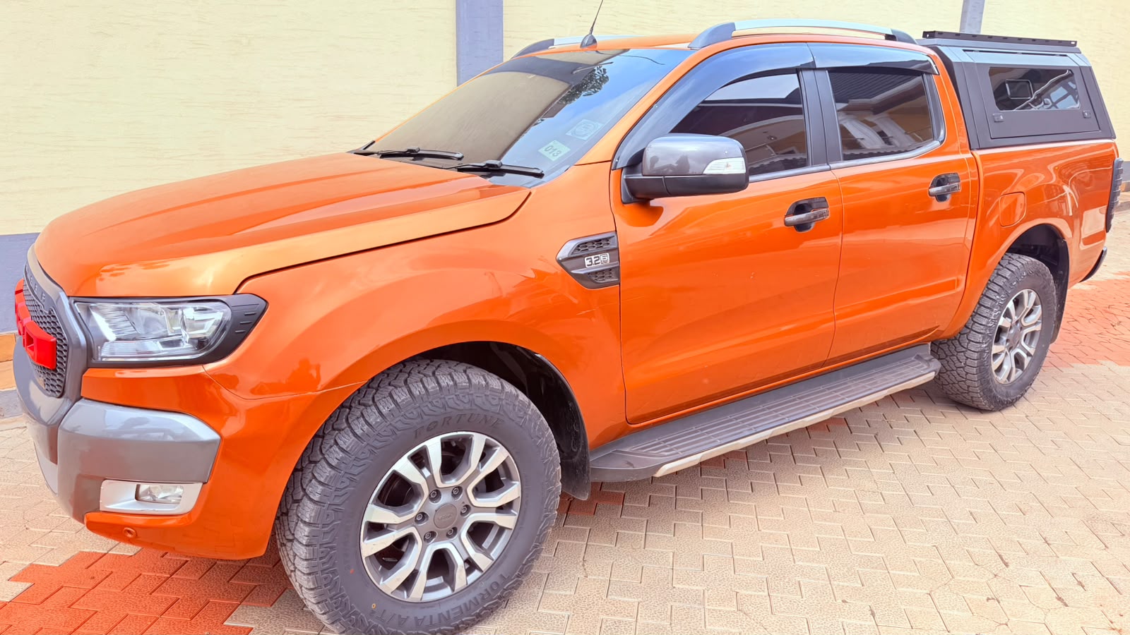 Ford Ranger Orange at Venuz Motor on MobileUza