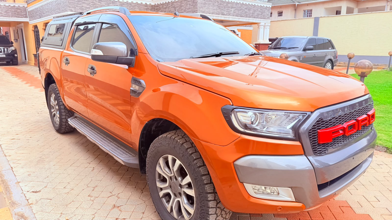 Ford Ranger Orange at Venuz Motor on MobileUza