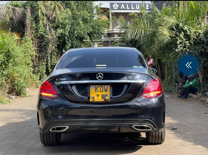 Mercedes C200 at Venuz Motor on MobileUza