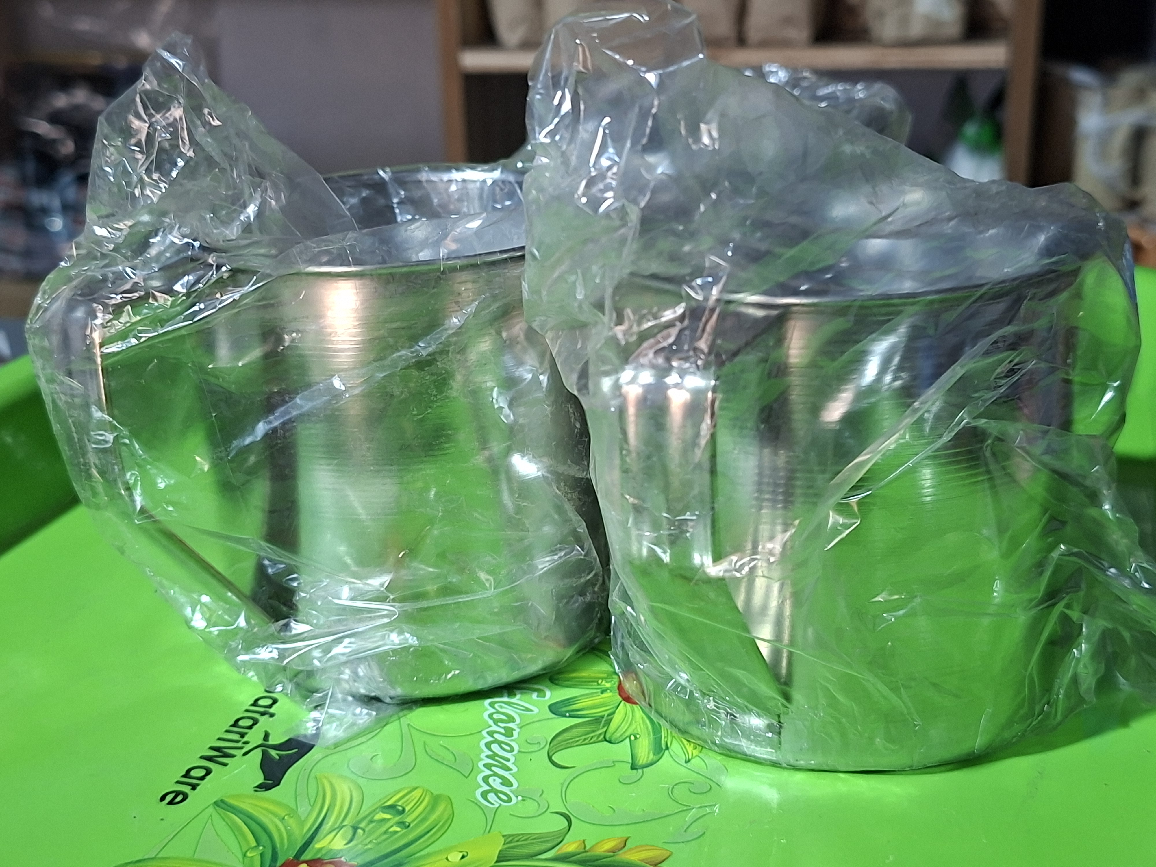 Aluminium cups on MobileUza