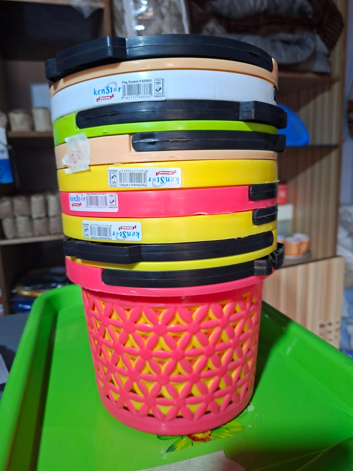 Safari Basket/basins with holes