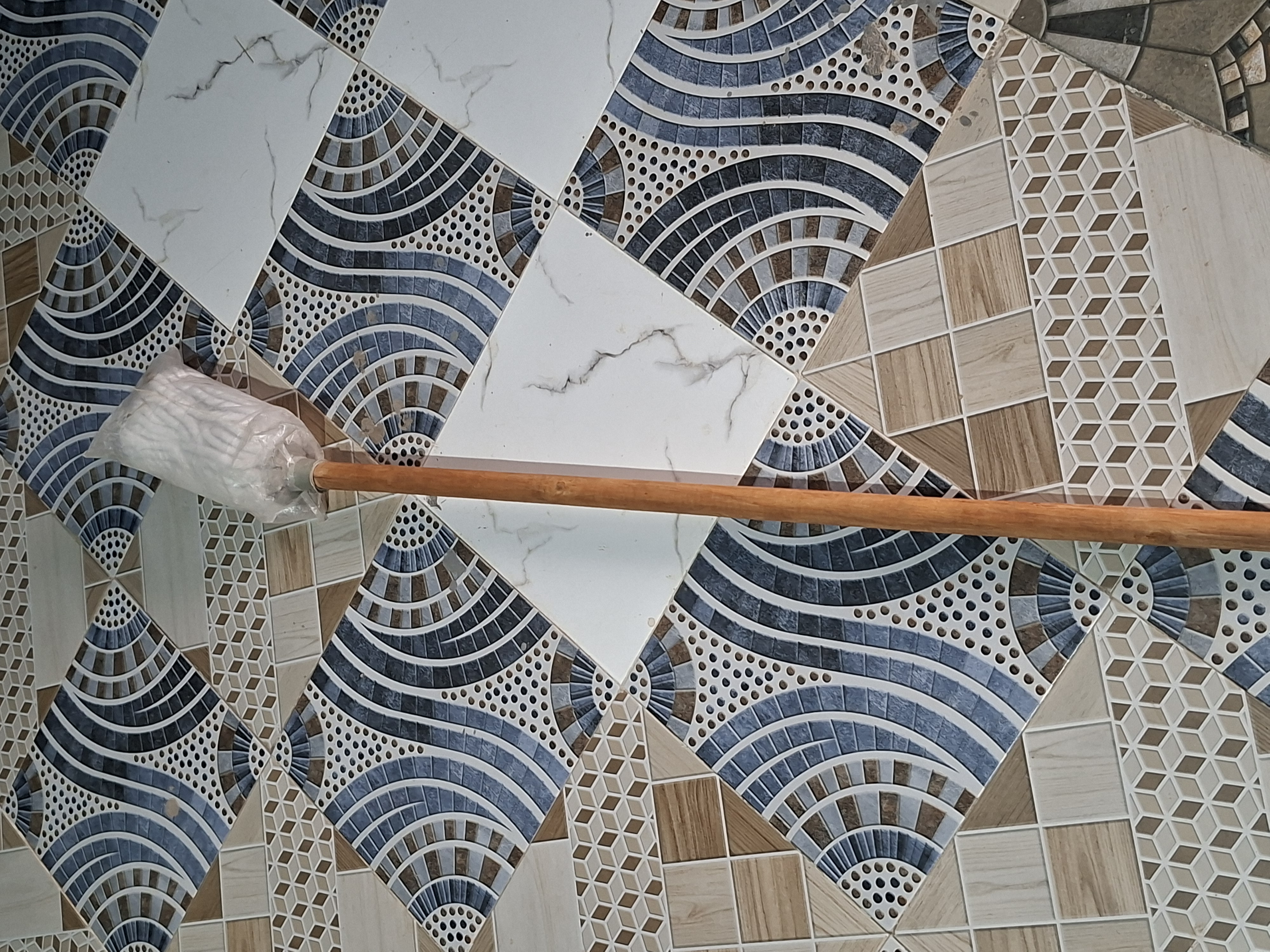 Mopper Small on MobileUza